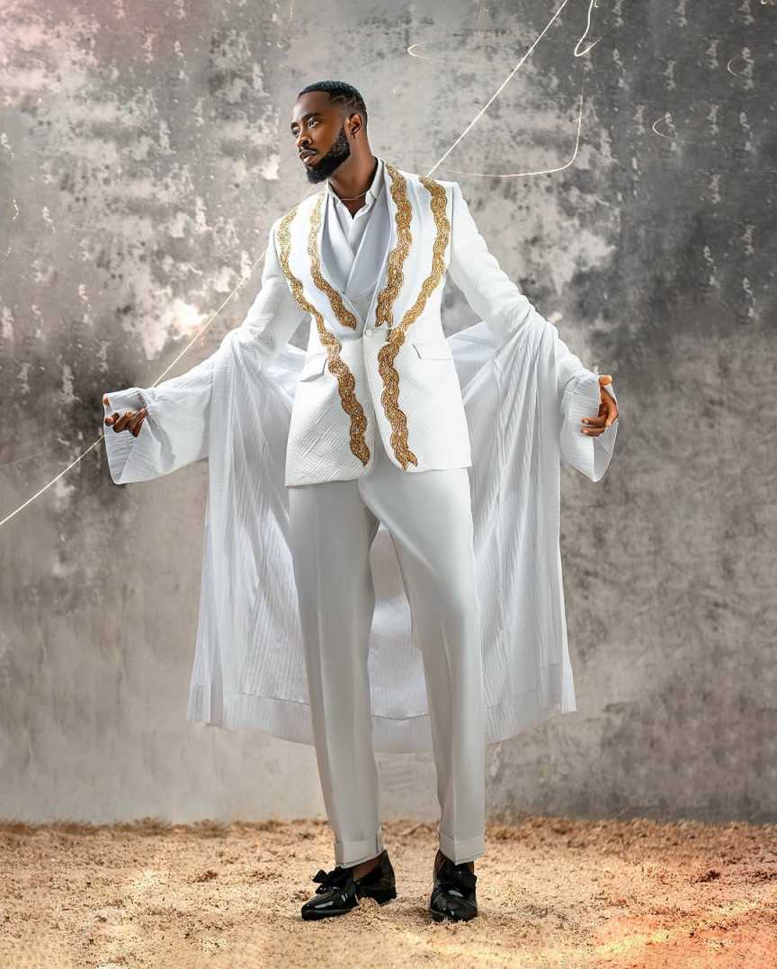أنيقة مطرز الزفاف البدلات الرس - مراجعة Men'S Formal Wear No Suit وسعره